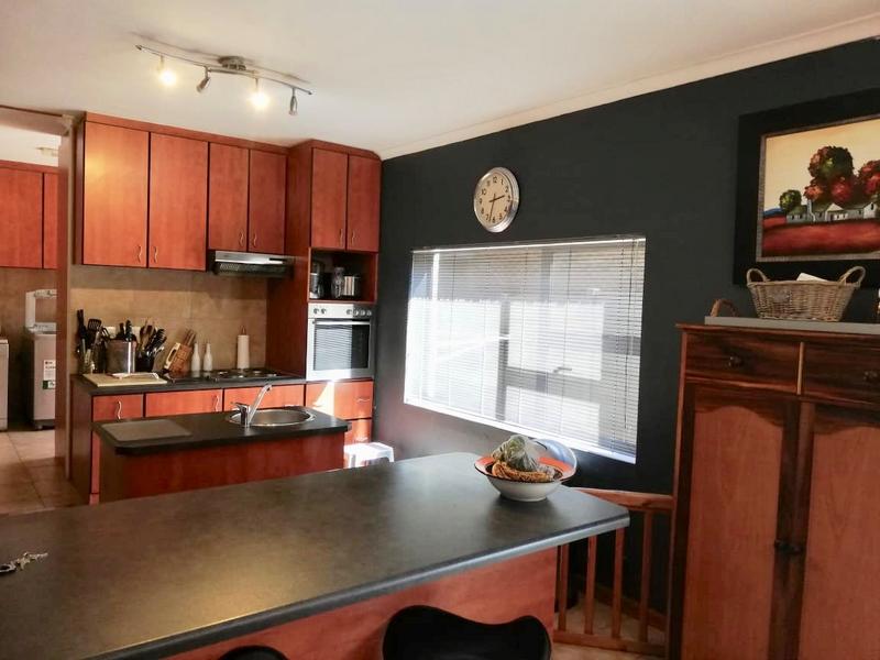 3 Bedroom Property for Sale in Vredekloof Heights Western Cape